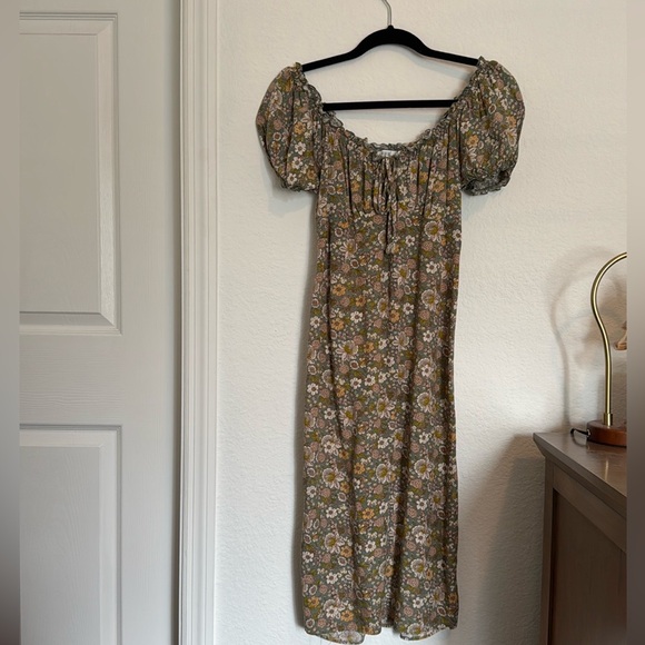 Midi Floral Dress with Small Slit - Picture 2 of 8